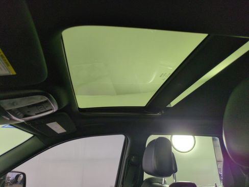 Used 2015 Jeep Grand Cherokee Limited w/ Luxury Group II image 21