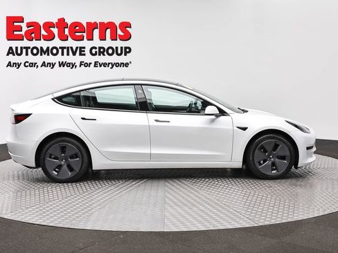 Used 2023 Tesla Model 3 Standard Range image 4