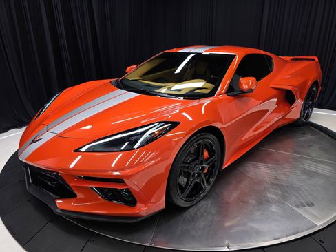 Used 2020 Chevrolet Corvette Stingray Premium Cpe w/ 3LT Preferred Equipment Group RWD image 37
