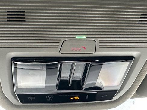 Used 2024 Volkswagen Atlas Peak Edition SEL image 19