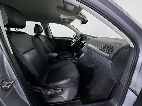 Used 2023 Volkswagen Tiguan SE image 29