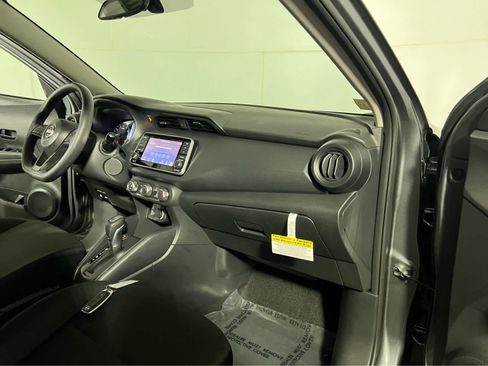 Certified 2025 Nissan Kicks Play S FWD image 28