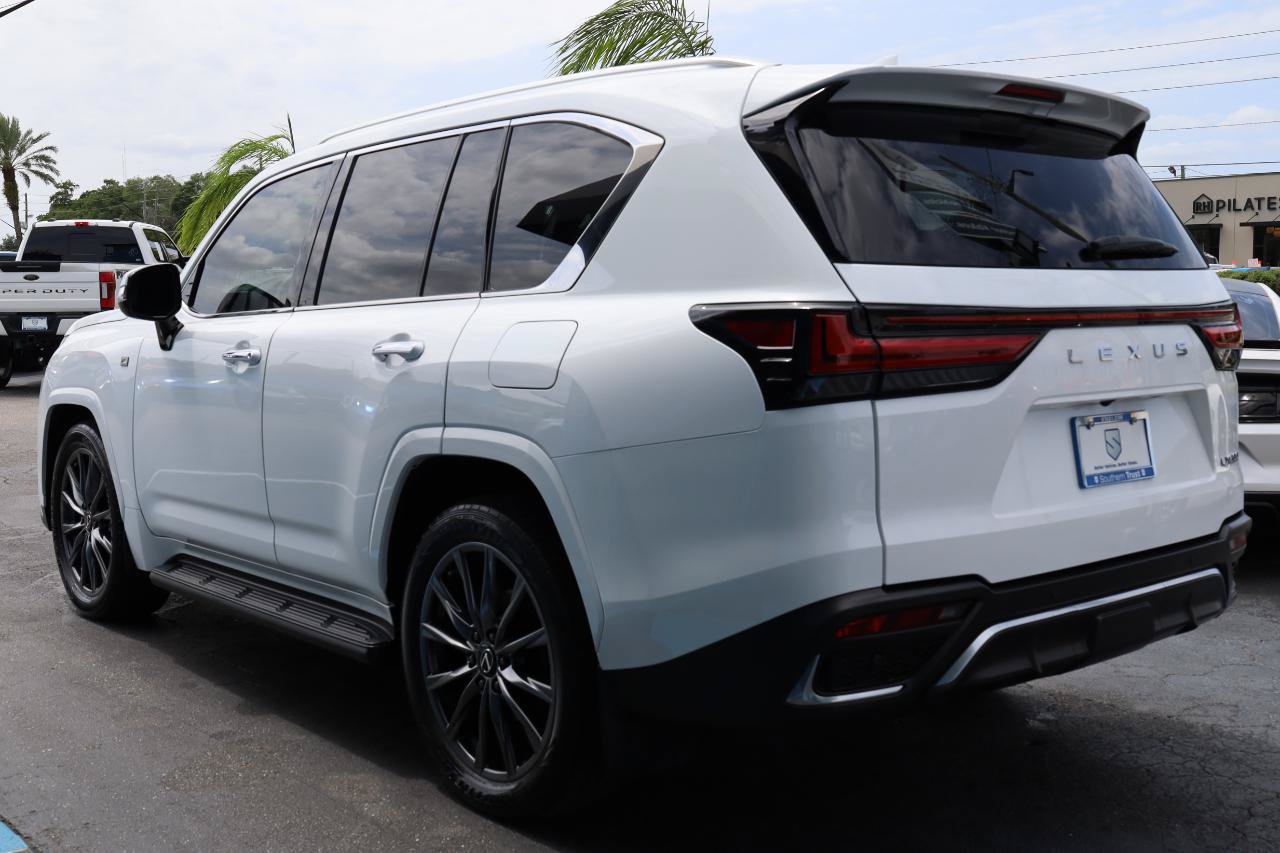 Used 2023 Lexus LX 600 F Sport w/ Accessory Package (Z1) AWD/4WD image 4