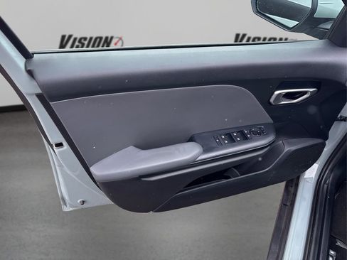 Used 2025 Kia K4 LXS image 21