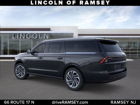 New 2025 Lincoln Navigator L Reserve AWD/4WD image 5