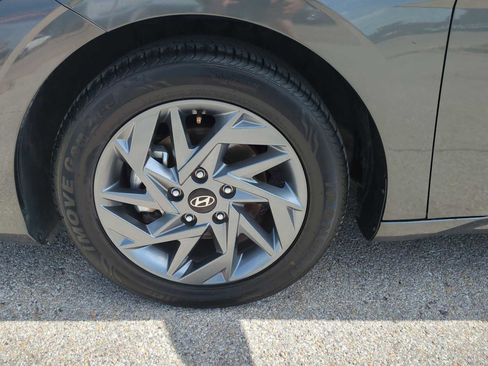 Used 2024 Hyundai Elantra SEL FWD image 32