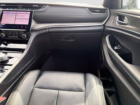 Used 2021 Jeep Grand Cherokee L Overland w/ Luxury Tech Group IV image 21