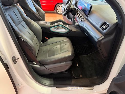 Used 2020 Mercedes-Benz GLS 450 4MATIC image 25