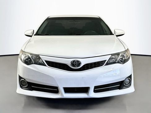 Used 2012 Toyota Camry SE FWD image 2