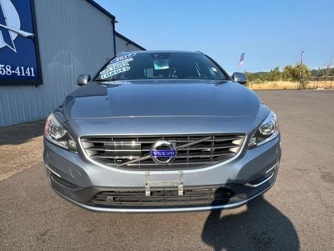 Used 2017 Volvo V60 T5 Platinum AWD/4WD image 3
