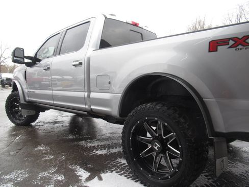 Used 2022 Ford F350 Platinum image 17