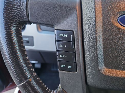 Used 2010 Ford F150 Lariat image 19