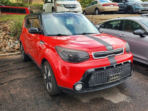 Used 2016 Kia Soul + w/ Designer's Package FWD image 3