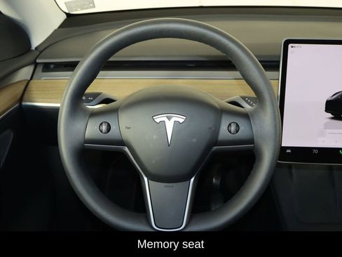 Used 2023 Tesla Model Y 2WD image 7