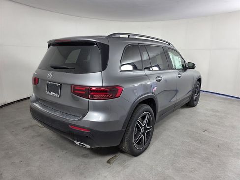 New 2026 Mercedes-Benz GLB 250 image 4