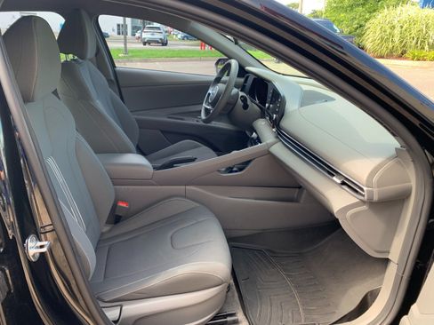 Used 2023 Hyundai Elantra SEL FWD image 32