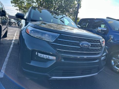 Used 2024 Ford Explorer XLT w/ Equipment Group 202A AWD/4WD image 2