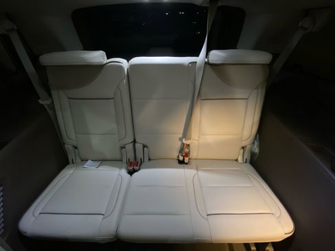 Used 2024 GMC Yukon Denali w/ Denali Reserve Package image 25