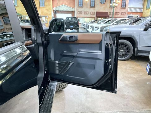 Used 2024 Ford Bronco Outer Banks w/ Sasquatch Package image 16
