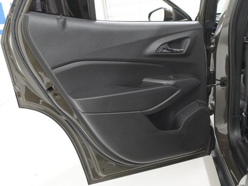 Used 2024 Chevrolet Trax LS w/ LS Convenience Package FWD image 30