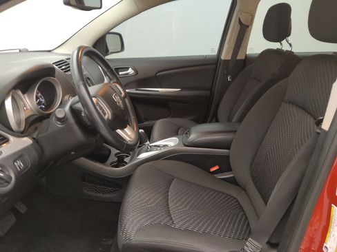 Used 2017 Dodge Journey SE w/ Flexible Seating Group FWD image 17