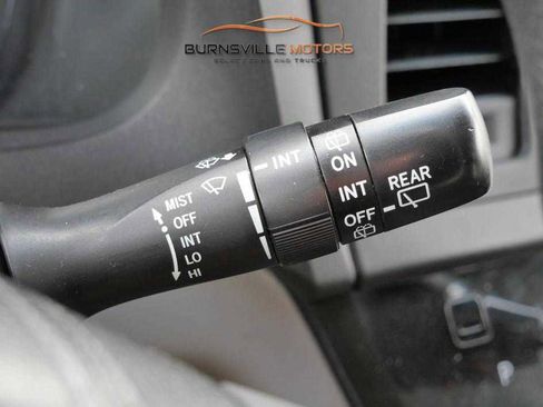 Used 2015 Toyota Sienna LE image 28