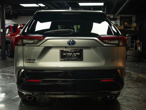 Used 2022 Toyota RAV4 SE w/ Weather & Moonroof Package AWD/4WD image 6