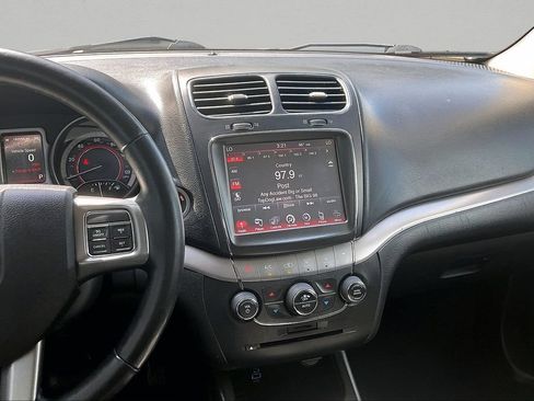 Used 2017 Dodge Journey Crossroad w/ Popular Equipment Group FWD image 10
