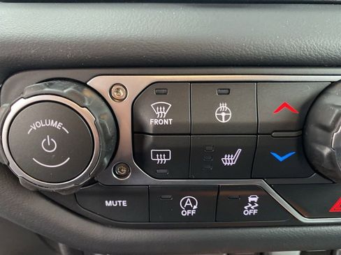 New 2026 Jeep Wrangler Rubicon w/ Technology Group image 38