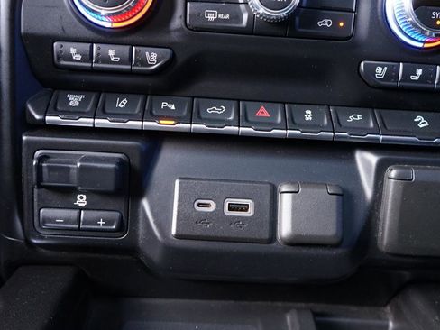 Used 2021 GMC Sierra 2500 AT4 w/ AT4 Premium Plus Package image 16