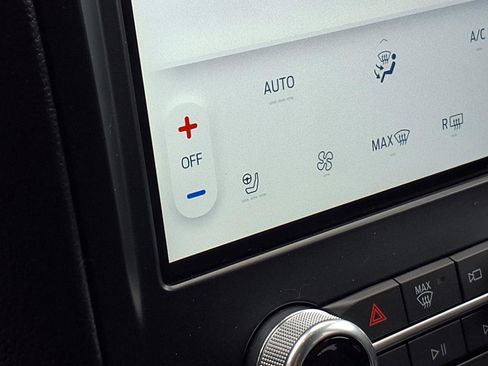 Used 2022 Ford Edge Titanium w/ Equipment Group 301A image 5