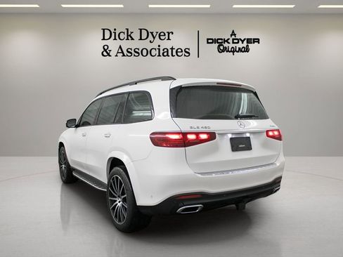 Used 2024 Mercedes-Benz GLS 450 4MATIC image 5