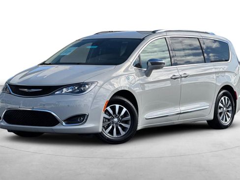 Used 2020 Chrysler Pacifica Limited w/ Advanced Safetytec Group image 2