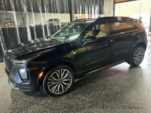 Used 2024 Cadillac XT4 Sport AWD/4WD image 5