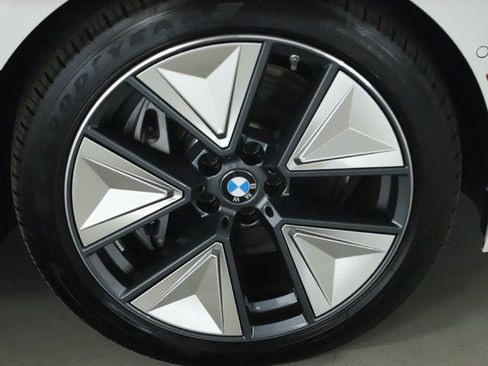 Used 2025 BMW i4 xDrive40i w/ Parking Assistance Package image 10