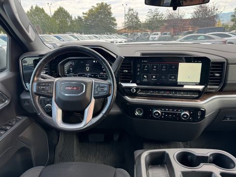 Used 2022 GMC Sierra 1500 SLE w/ X31 Off-Road Package AWD/4WD image 12