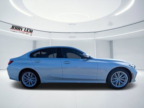 Used 2024 BMW 330i xDrive Sedan image 2