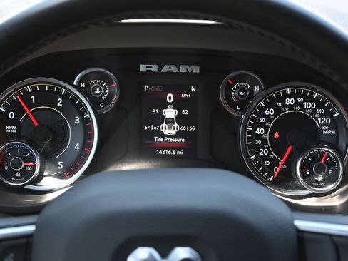 Used 2024 RAM 3500 Big Horn w/ Night Edition AWD/4WD image 21