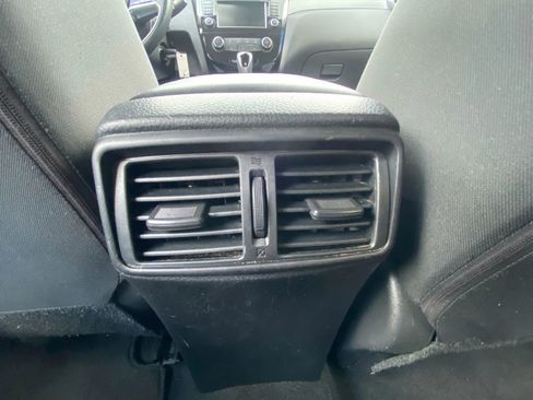 Used 2021 Nissan Rogue Sport S image 14