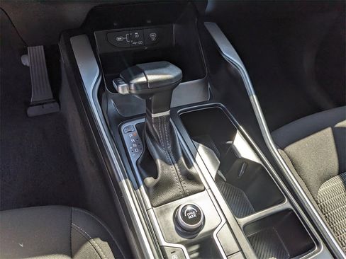 Certified 2025 Kia Sorento LX image 26