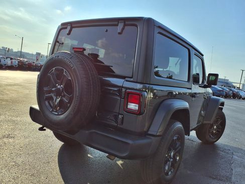 Used 2022 Jeep Wrangler Sport AWD/4WD image 28