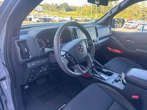 Used 2025 Nissan Frontier Pro-X w/ Pro Convenience Package RWD image 10