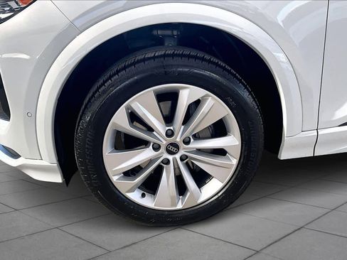 Used 2025 Audi Q6 e-tron Premium w/ Convenience Package image 11