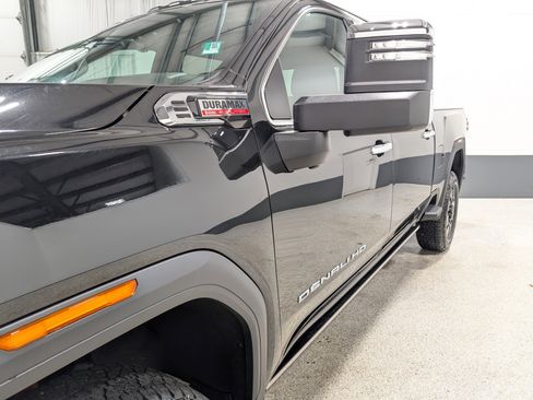 Used 2025 GMC Sierra 3500 Denali w/ Denali Reserve Package image 7