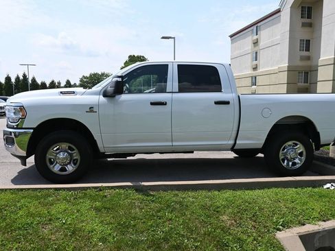 Used 2024 RAM 3500 Tradesman w/ Chrome Appearance Group AWD/4WD image 3