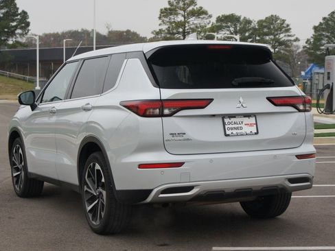 Used 2024 Mitsubishi Outlander SE image 17