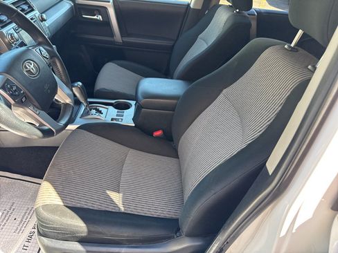 Used 2018 Toyota 4Runner SR5 AWD/4WD image 17