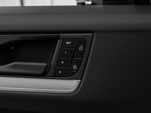 New 2025 Porsche Cayenne image 84