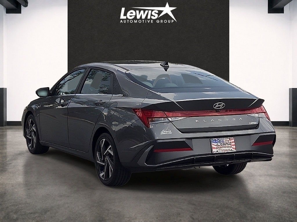 Used 2026 Hyundai Elantra Limited FWD image 3