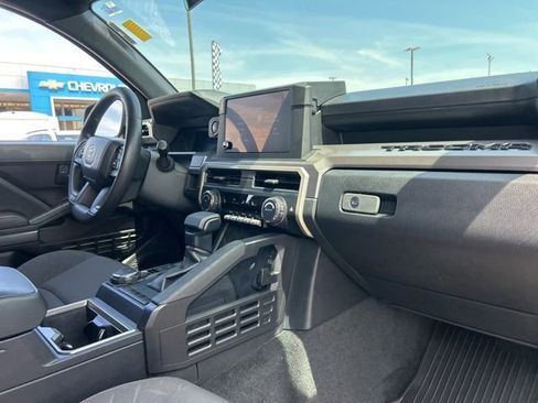 Used 2024 Toyota Tacoma SR5 image 33